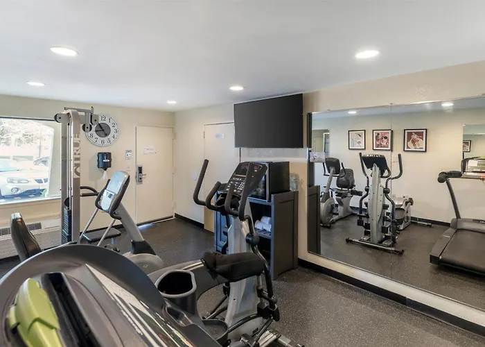 Surestay Hotel By Best Western East Brunswick